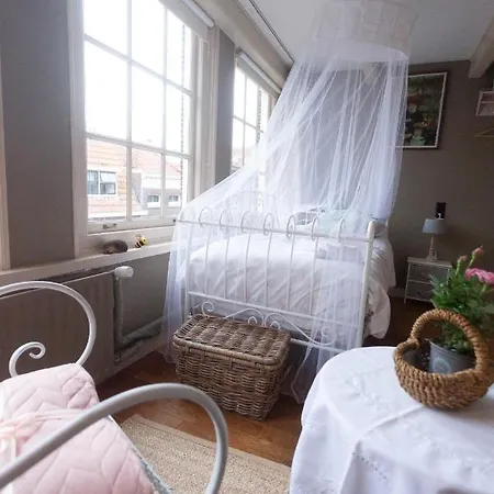 Benb Firstclassenglish Bed and breakfast Dordrecht